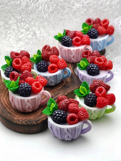 Подарок мыло чашка с ягодками