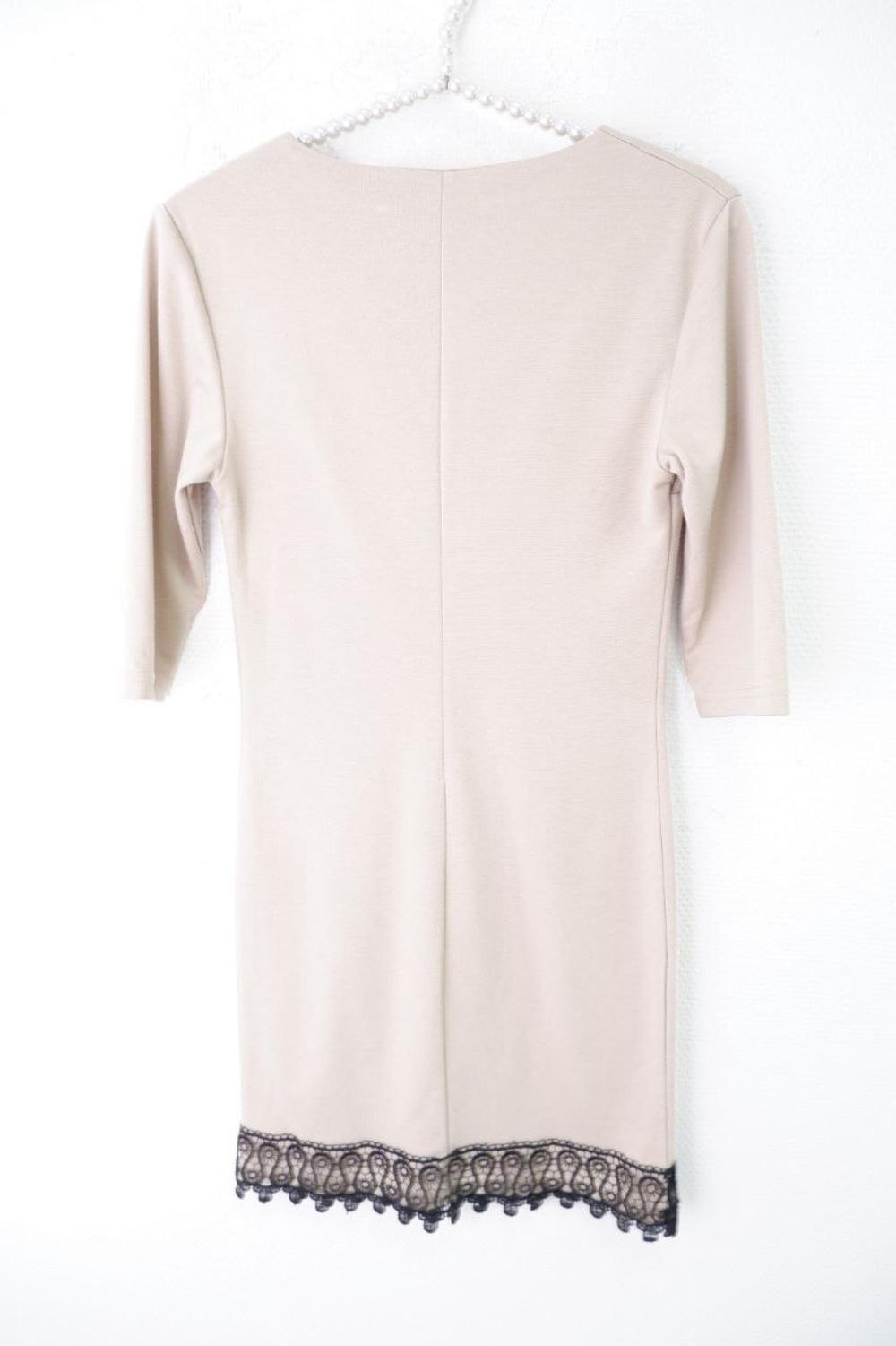 Платье светлое с кружевом 42 размер