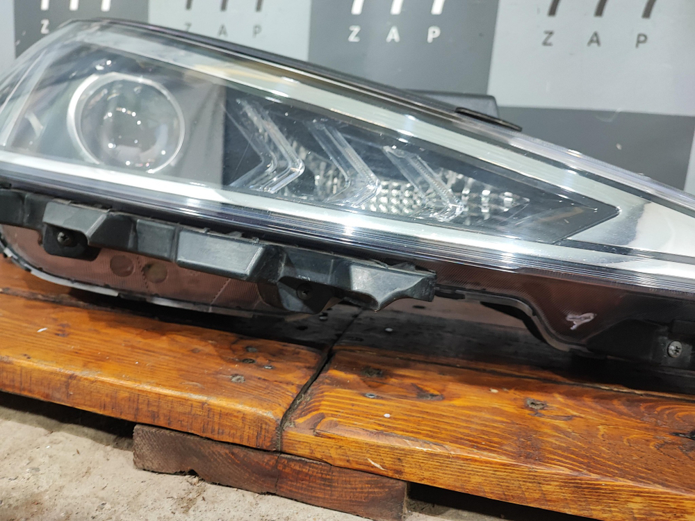 Фара правая галоген Hyundai Elantra 6 (AD) 18-20 Б/У Оригинал 92102F2500