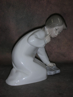 Статуэтка. Фарфор. Девочка с тапочками. Lladro. Испания