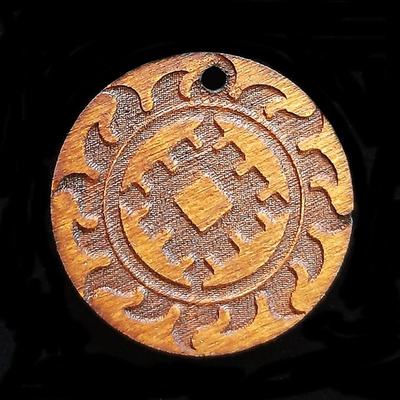 Славянский деревянный оберег "Репейник удачи". Материал береза. Цвет Мокко. Длина шнура 50 см. Диаметр 3 см