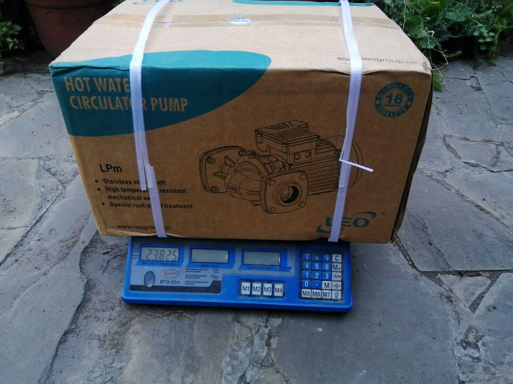 Насос циркуляционный фланцевый LEO LPm550
