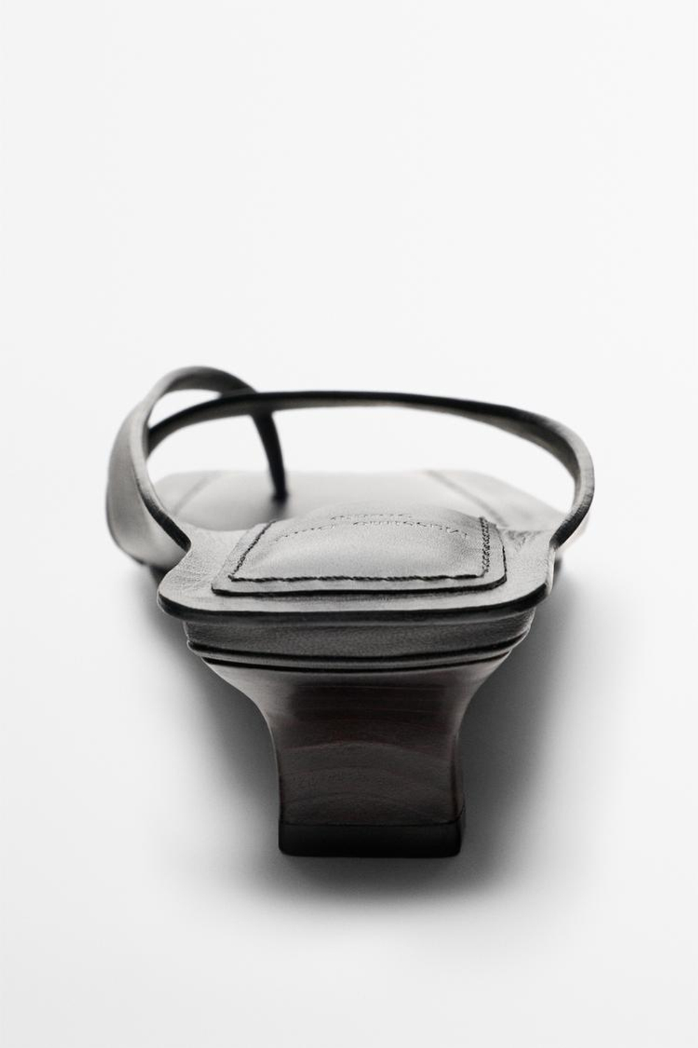 Massimo Dutti Кожаные сандалии на каблуке - STUDIO, черный