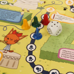 Игра-ходилка с заданиями "Волшебный лабиринт" Три кота