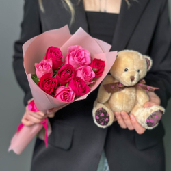 Подарочный набор 9 роз Кения 32см в пленке  + мишка 15см