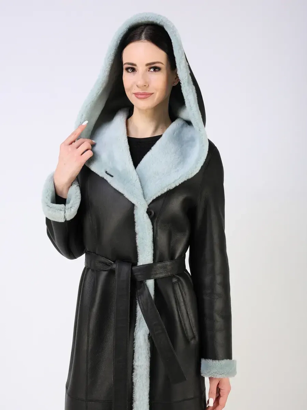 Дубленка зимняя натуральная с капюшоном