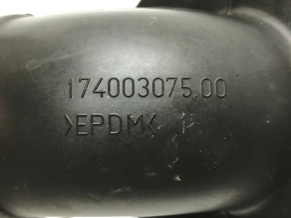 WMSG608 кт105 Сливной патрубок для стиральной машины Hotpoint-Ariston 174003075 б/у