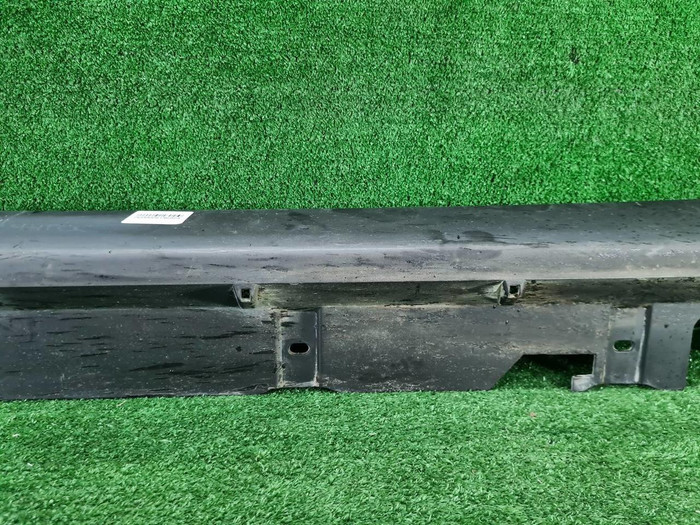 Накладка порога правая BMW X2 F39 (2017-2023)