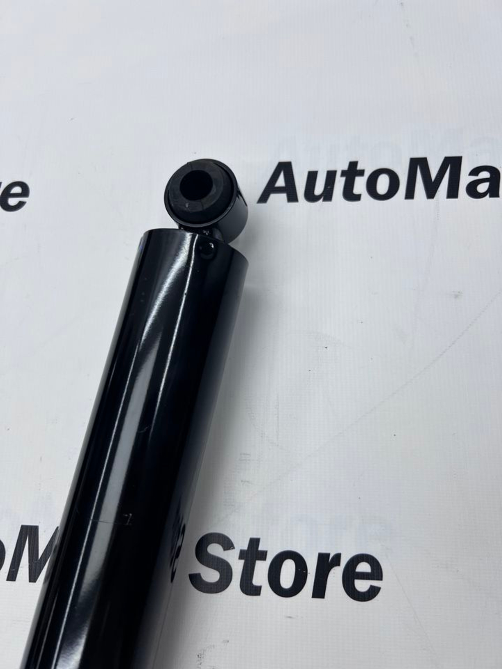 Амортизатор задний Митсубиши Паджеро 3. 4162A497. Новый. Оригинал.