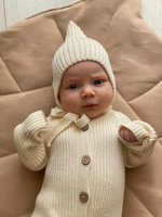 Вязаный комплект Комбинезон и чепчик, Молочный