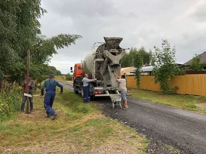На улице Радужной начался монтаж уличного освещения