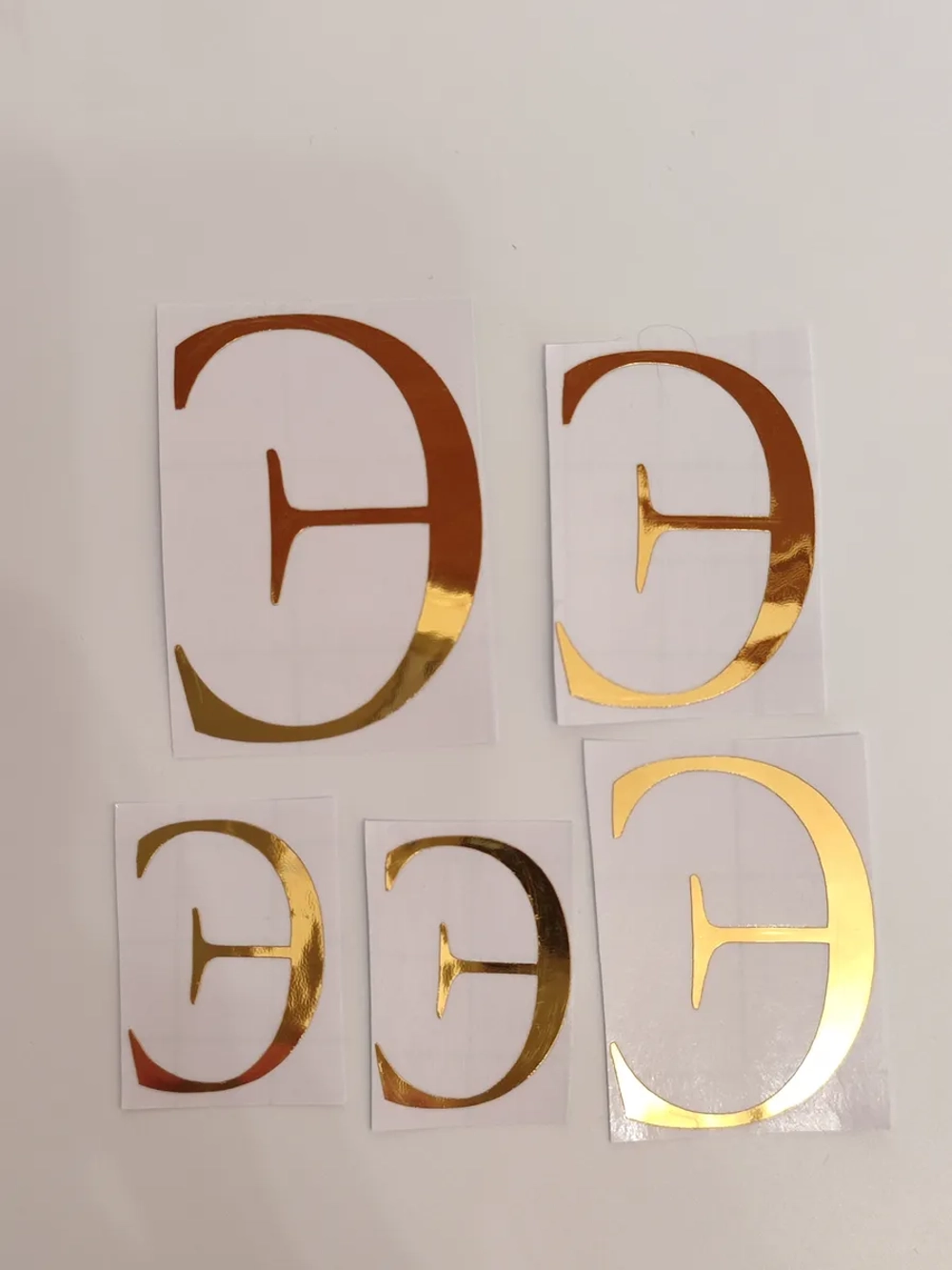 Наклейки свадебныебуквы на бутылки и бокалы инициалы "Э"