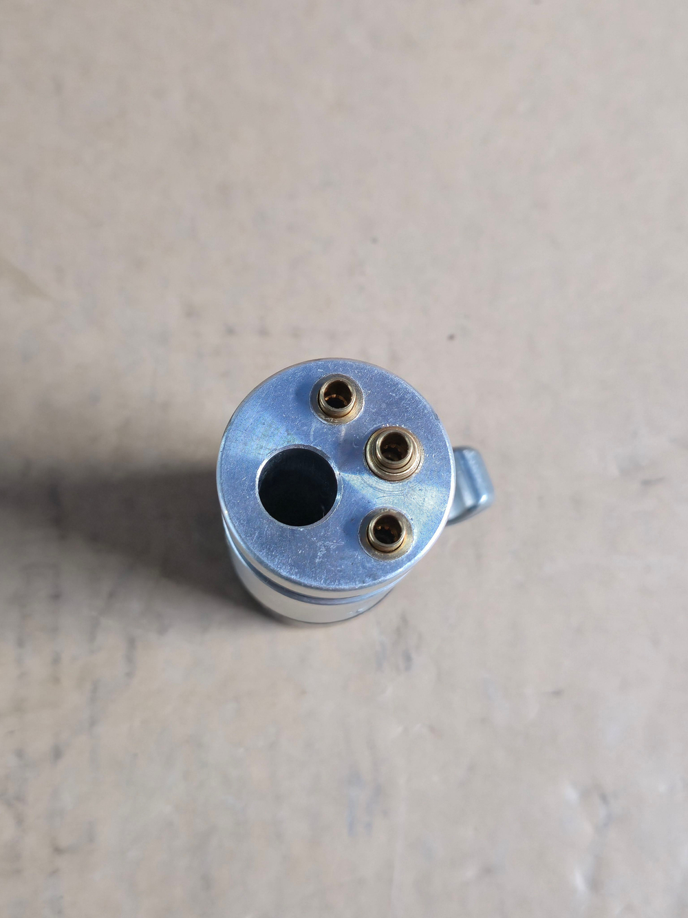 Клапан МАЗ включения делителя пневматический MEGAPOWER