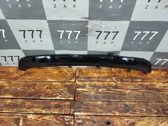 Накладка переднего бампера Geely Monjaro 21-нв Б/У Оригинал 6010177700