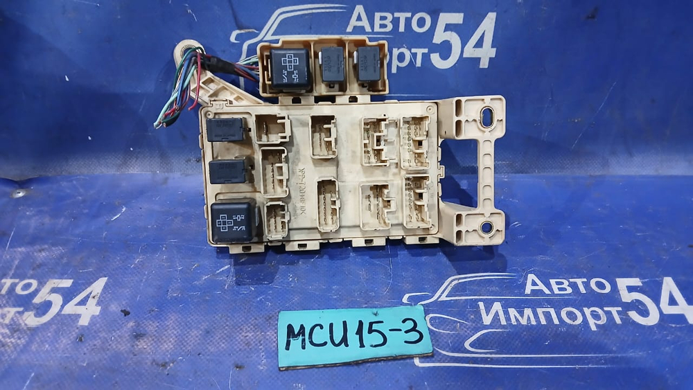 Блок предохранителей салонный TOYOTA HARRIER 2000