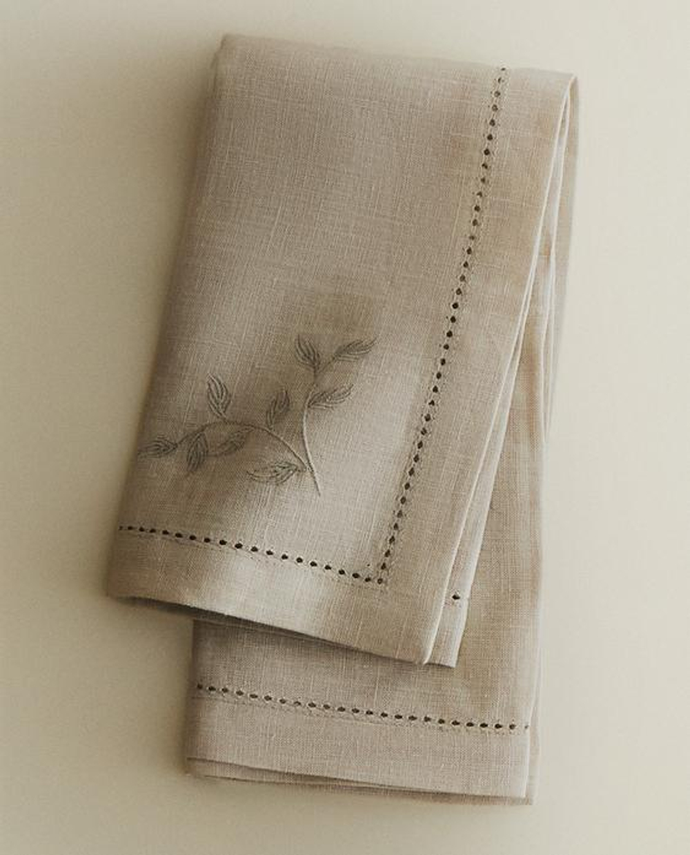 ZARA HOME НАБОР САЛФЕТОК С ВЫШИВКОЙ (2 ШТ.), СИНИЙ