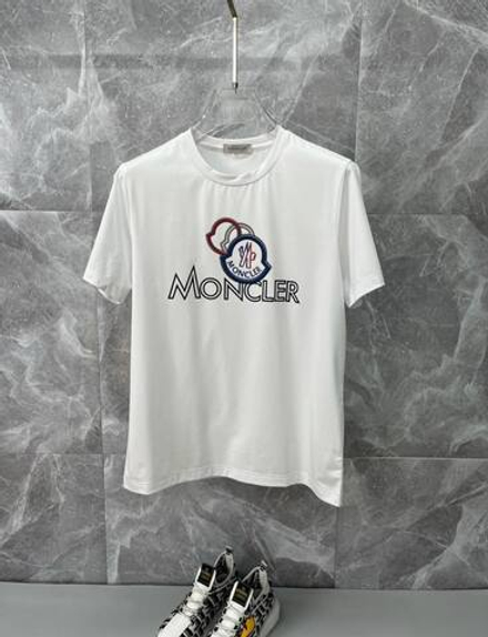 Футболка Moncler