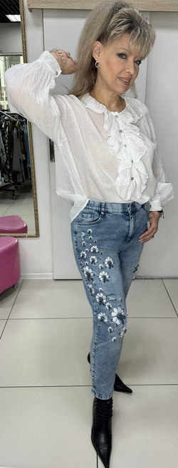 Белая рубашка-марлевка с красивым жабо