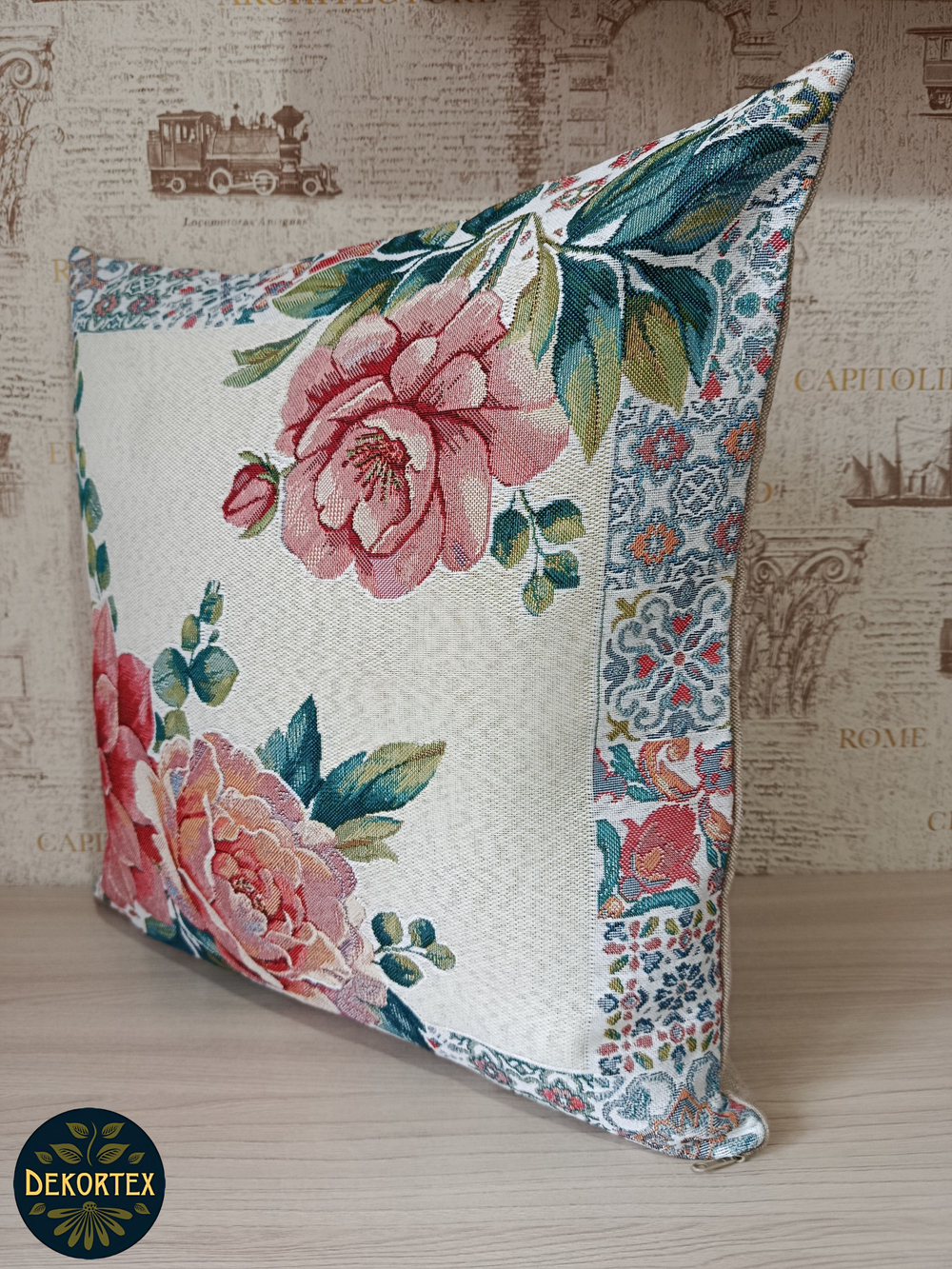 Декоративный гобеленовый чехол Очарование 47х47