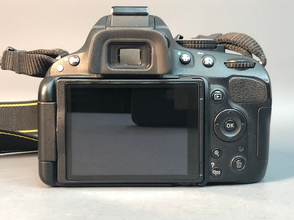 Nikon D5100 17.200 кадров