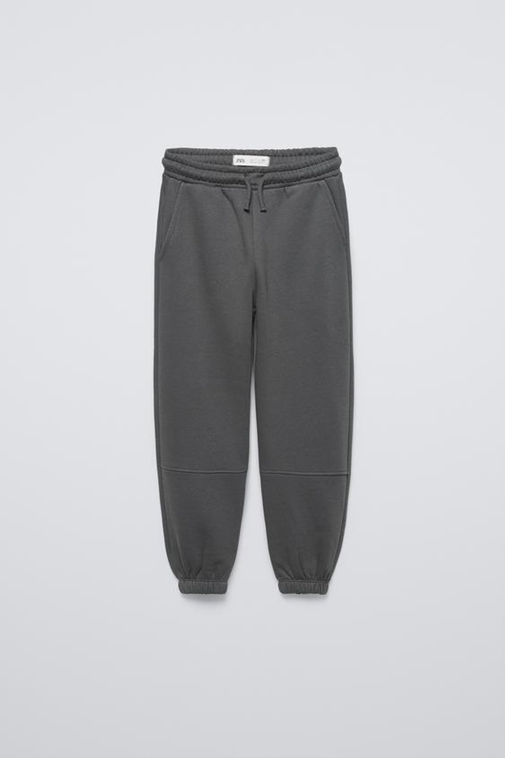 ZARA КОМПЛЕКТ ИЗ ТОЛСТОВКИ И ДЖОГГЕРОВ С НАШИВКОЙ, СЕРЫЙ