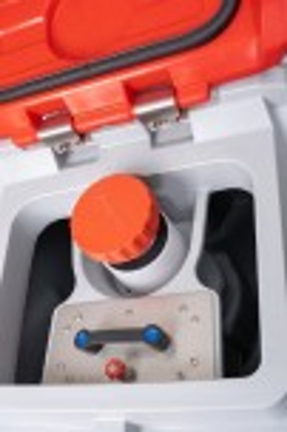 Машина поломоечная Bennett DRAGON D100b (с литиевым АКБ 300A) с местом оператора BNT65020-li315