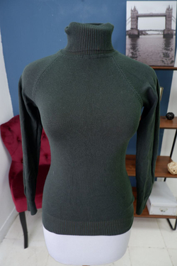 Свитер темный 40 размер