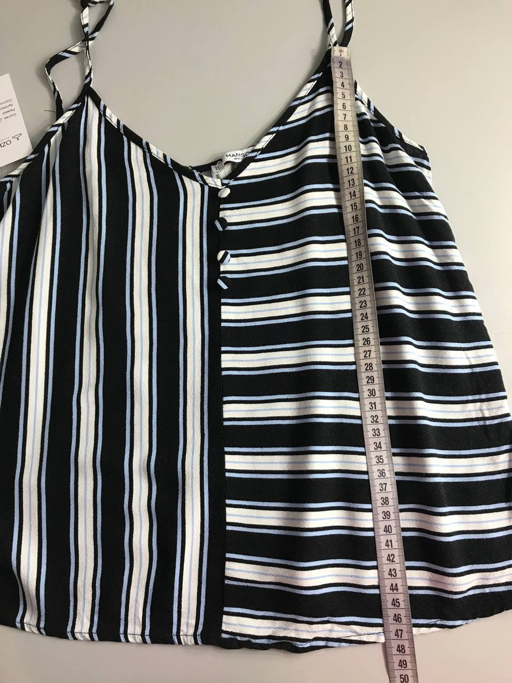 Топ MANGO базовый, визуально из вискозы, маркировка S, визуально на 44 размер