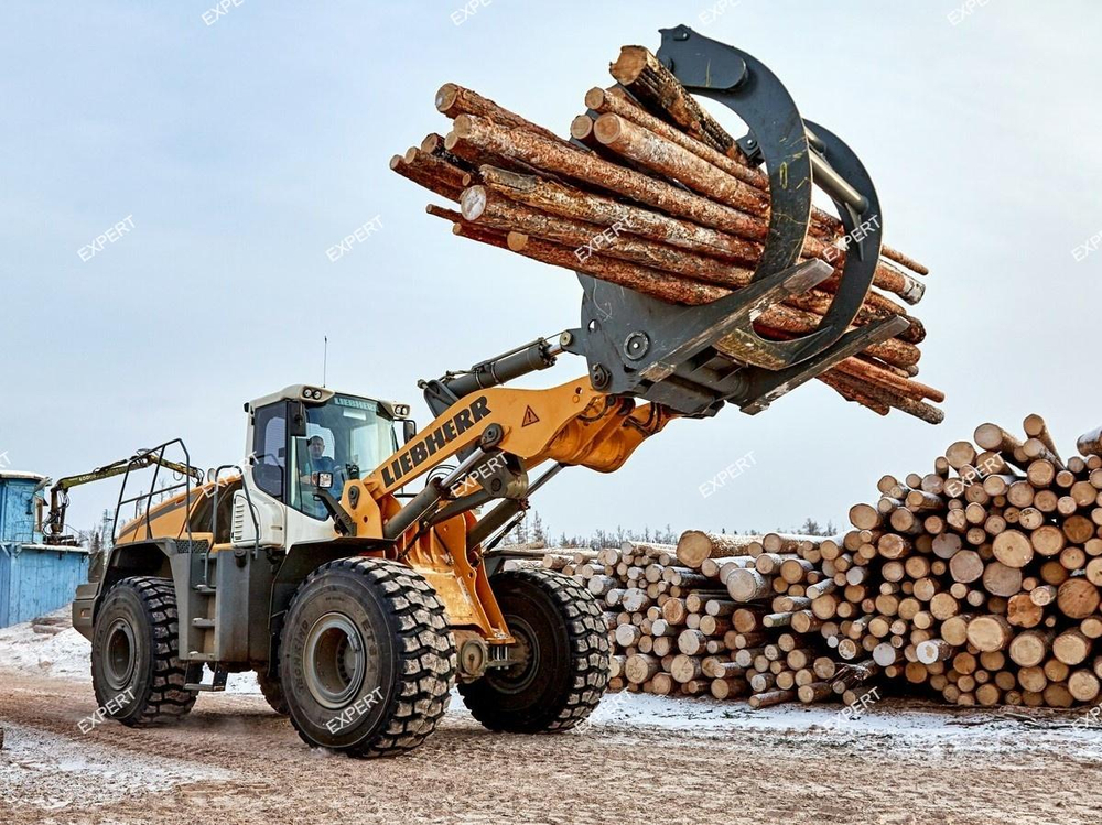 Бревнозахват на Фронтальный погрузчик JCB