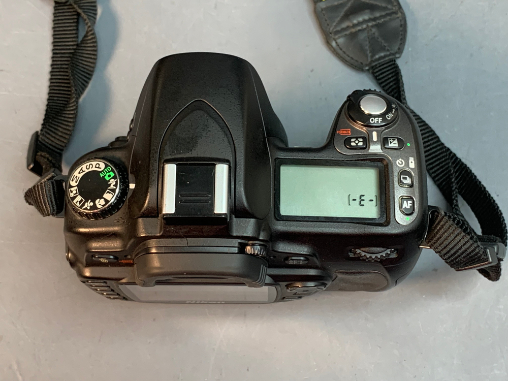 Nikon D80 7.950 кадров