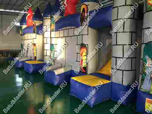 Коммерческий надувной батут "Замок Мерлина", размер 4*4*4 м