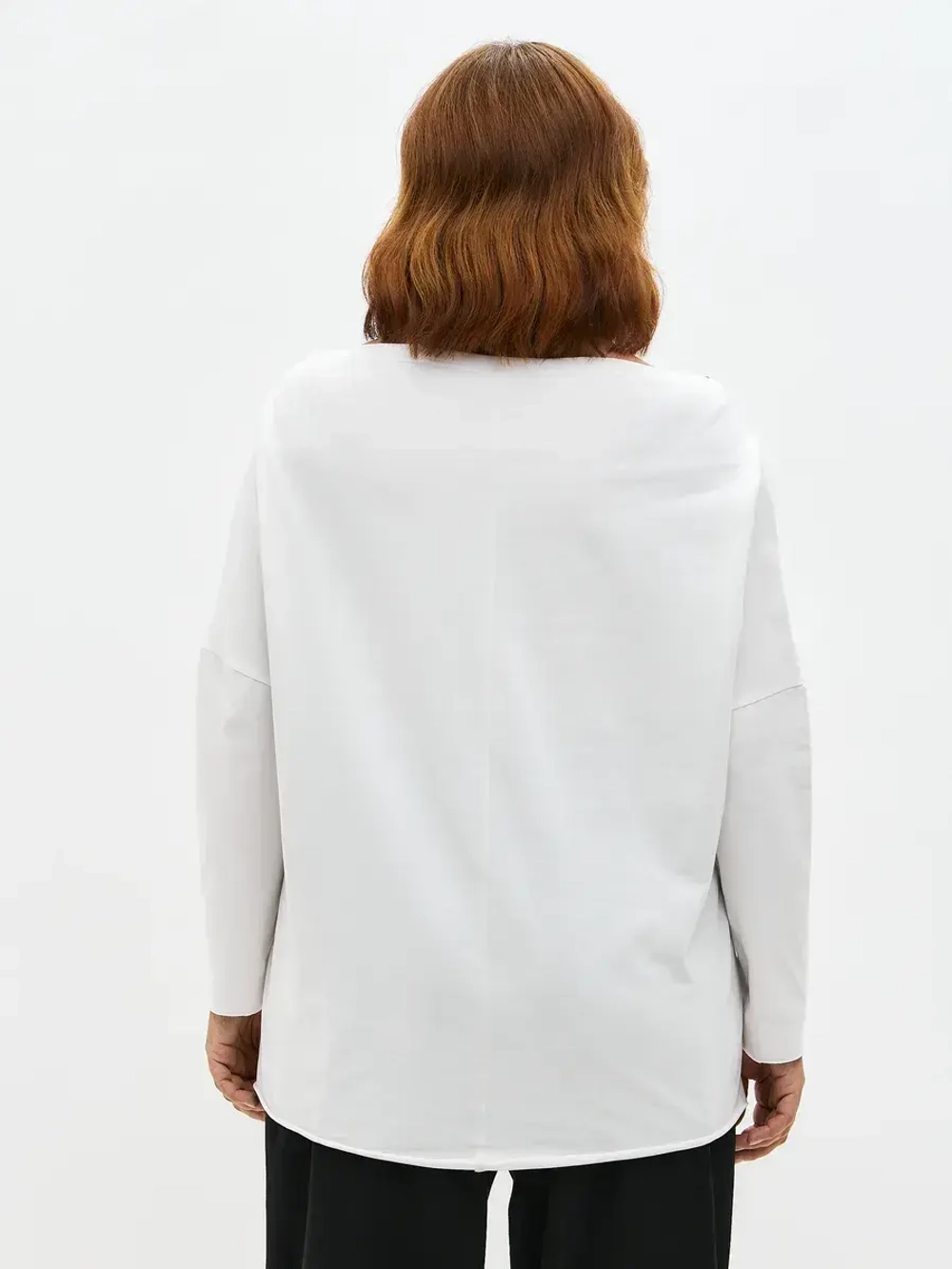 Лонгслив с широким вырезом лодочка