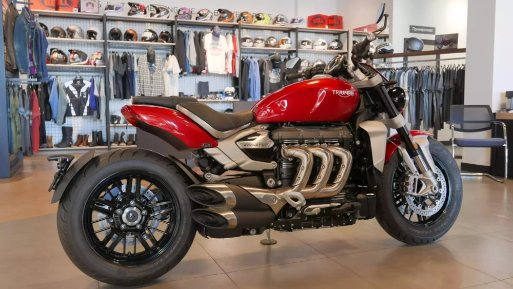 Triumph Rocket III R red