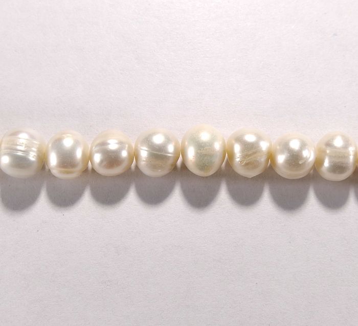 Бусина из жемчуга пресноводного культивированного белого, шар гладкий 8-9 мм