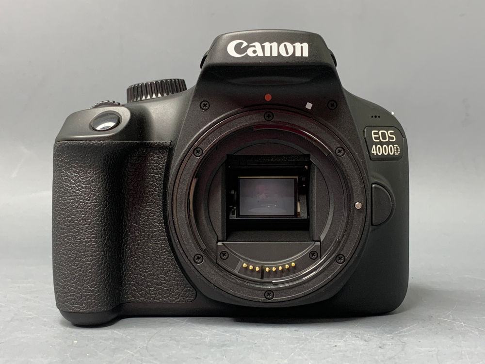 Canon EOS 4000D Kit EF-S 18-55 III 770 кадров