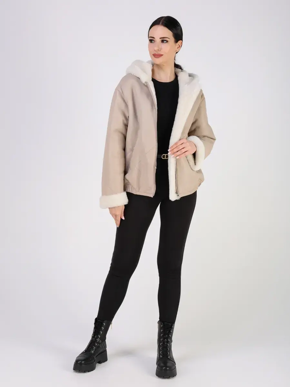 Дубленка зимняя натуральная куртка короткая с капюшоном