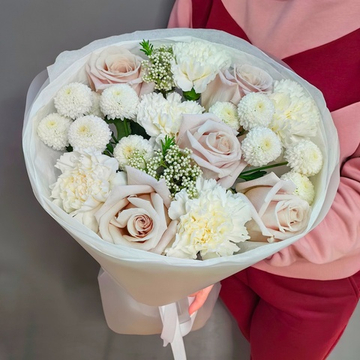 Авторский букет в белой гамме