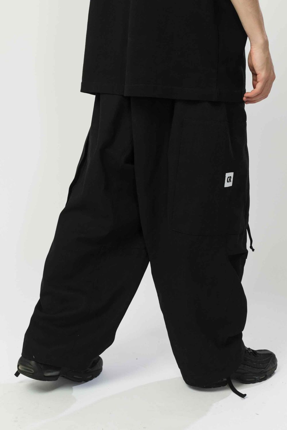 Штаны Codered Quadro Cargo Superwide черные