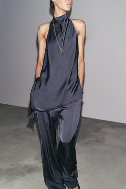 ZARA АТЛАСНЫЙ ТОП С ГОРЛОВИНОЙ ХАЛТЕР — ZW COLLECTION, НЕФТЯНОЙ