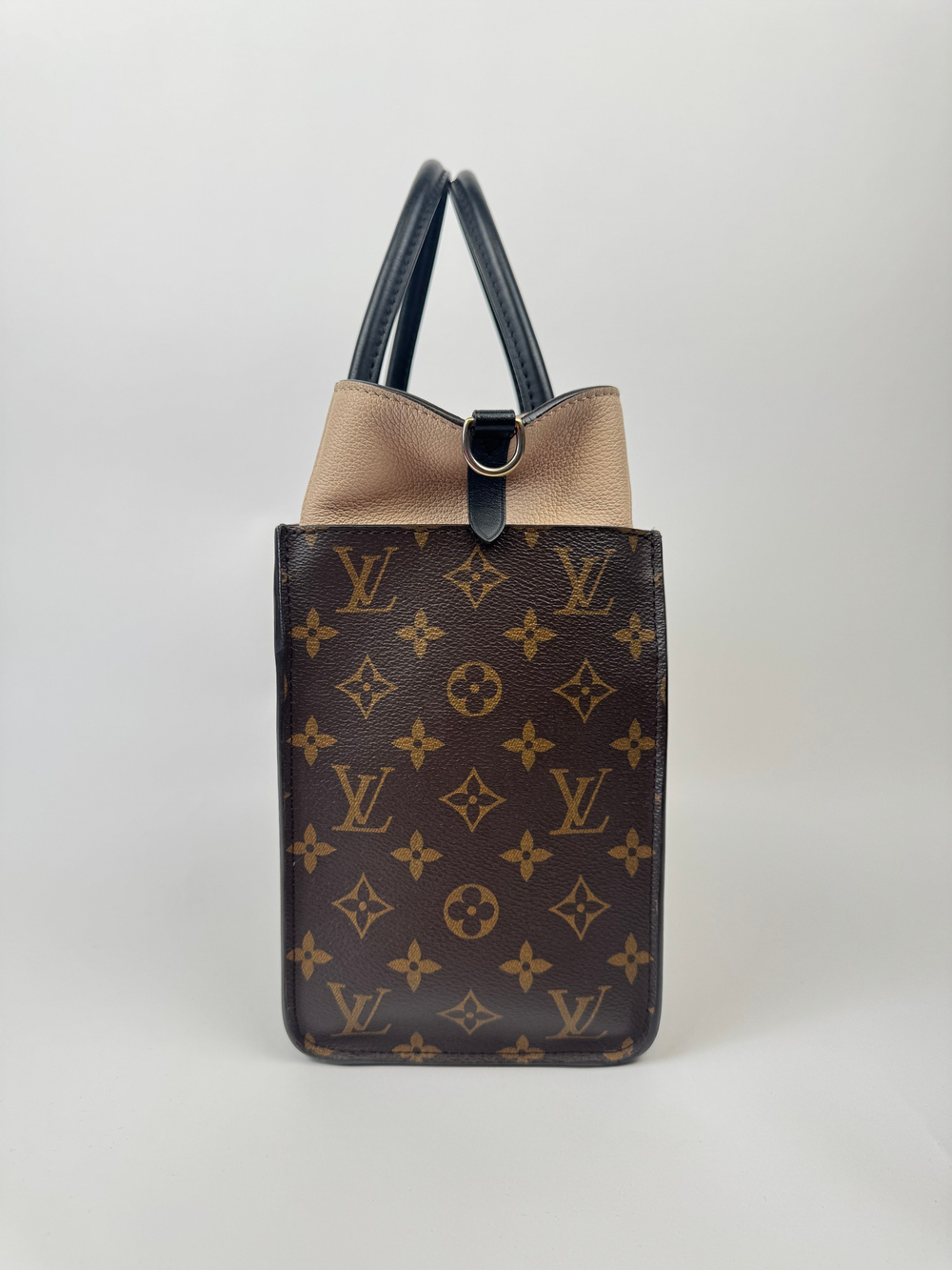 Сумка Louis Vuitton On My Side