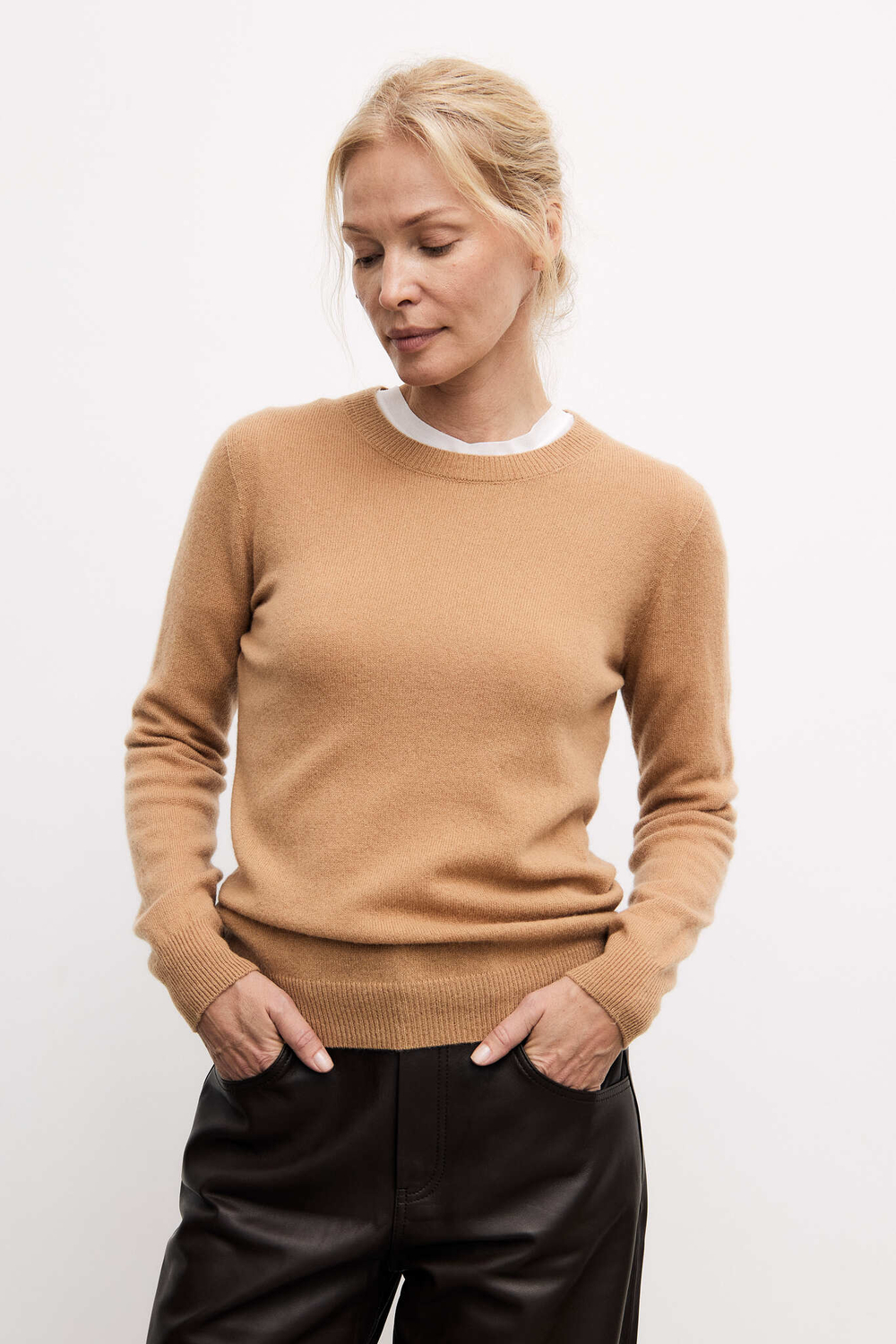 Джемпер карамельного цвета