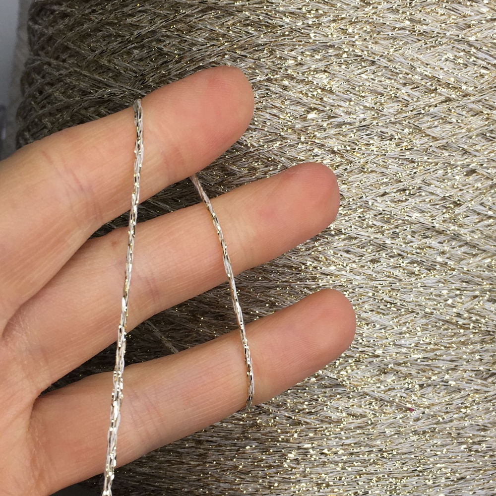 BARTOK - Torcitura di Domaso; 80% вискоза, 20%люрекс; Шнурок; 340м/100гр; col. BK62 Белый в золотом люрексе