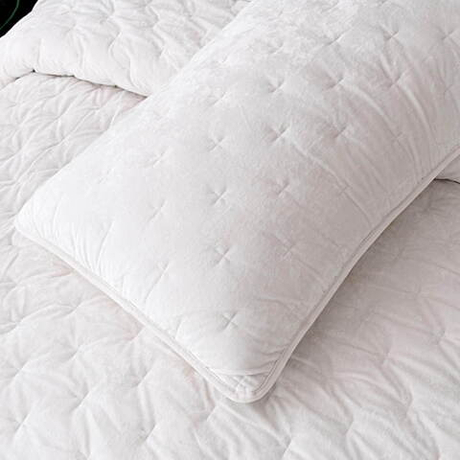 Покрывало 240x260 Sofi De MarkO Алира молочно-белое