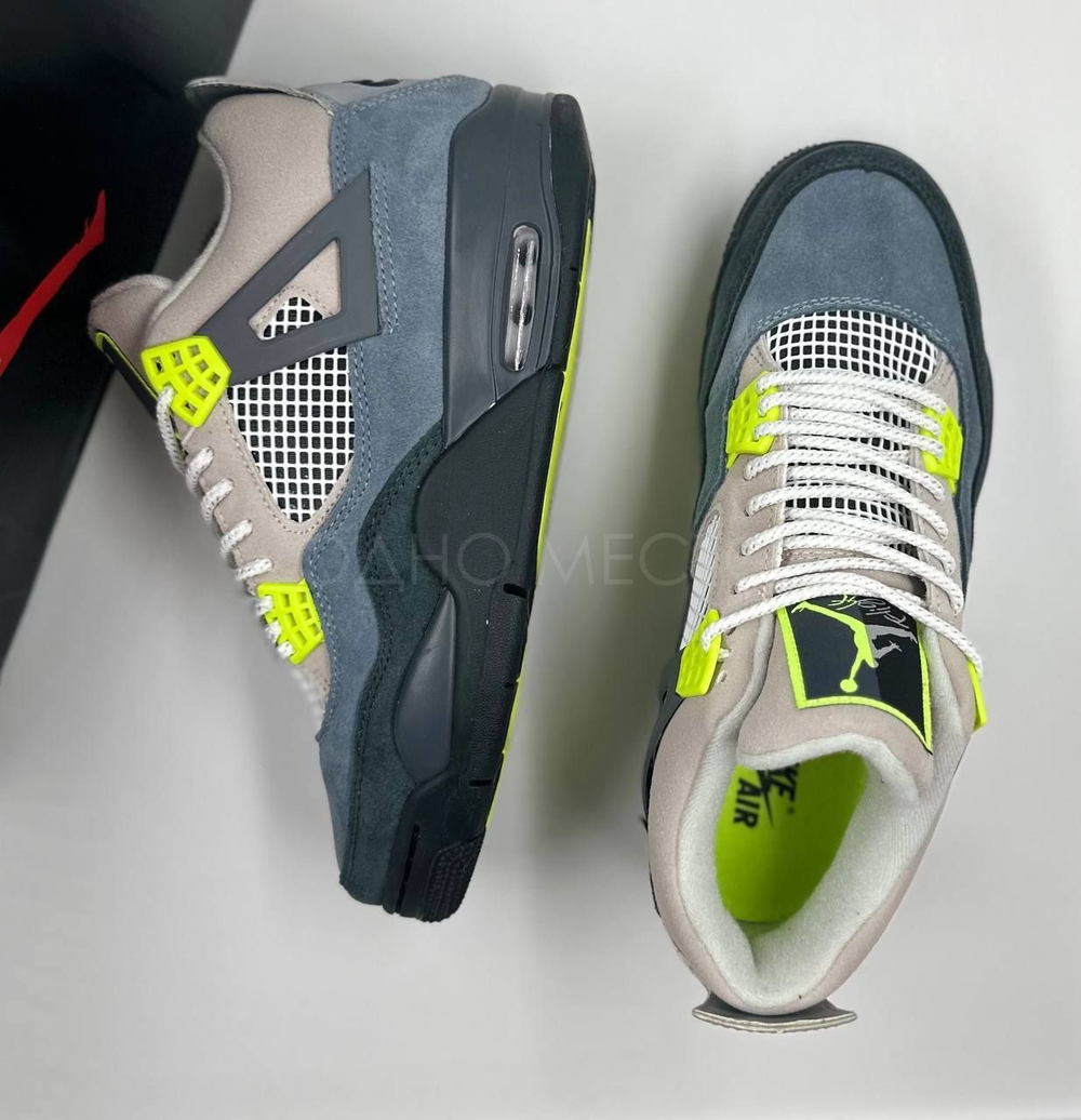 Nike Air Jordan 4 Retro