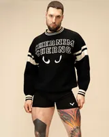 Черный свитер 