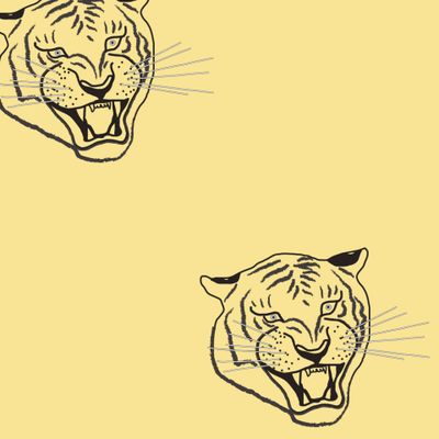 Контуры тигров на золотом фоне