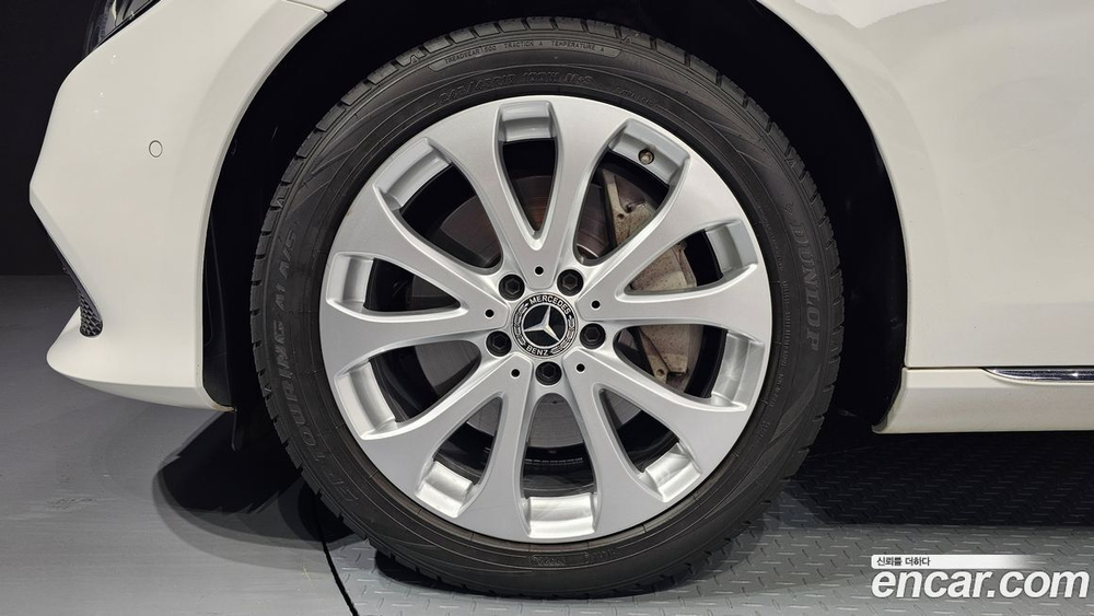 Mercedes-Benz E-Class W213 E300 4MATIC Exclusive (04.2020)