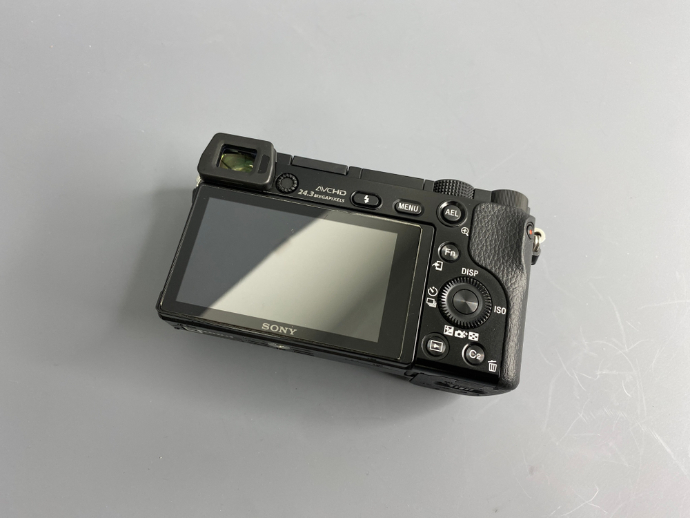 Sony A6000 4.500 кадров