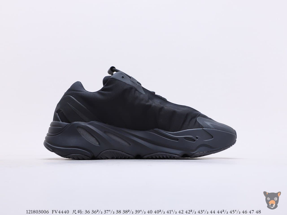 Кроссовки Yeezy Boost 700 MNVN "Triple Black"