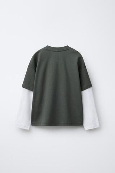 ZARA ЛОНГСЛИВ С ДВОЙНЫМИ РУКАВАМИ И НАДПИСЬЮ, ХАКИ